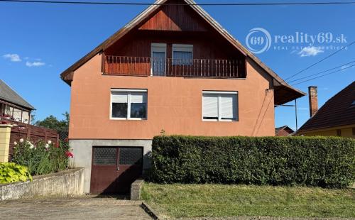 MAĎARSKO - ENCS  5 IZBOVÝ POSCHODOVÝ DOM + 2 IZBOVÝ DOM, ZÁHRADA.