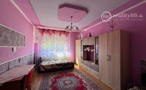 MAĎARSKO - ENCS  5 IZBOVÝ POSCHODOVÝ DOM + 2 IZBOVÝ DOM, ZÁHRADA.