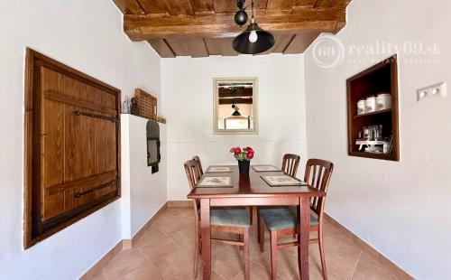 MAĎARSKO - TORNASZENTANDRÁS LUXUSNÁ CHALUPA PO REKONŠTRUKCII.