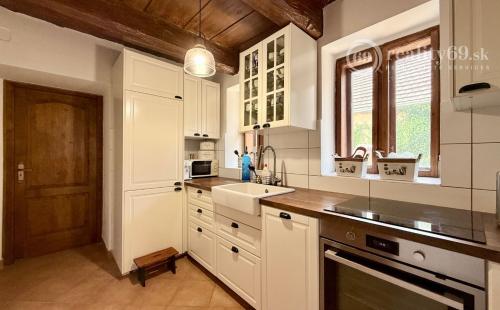 MAĎARSKO - TORNASZENTANDRÁS LUXUSNÁ CHALUPA PO REKONŠTRUKCII.