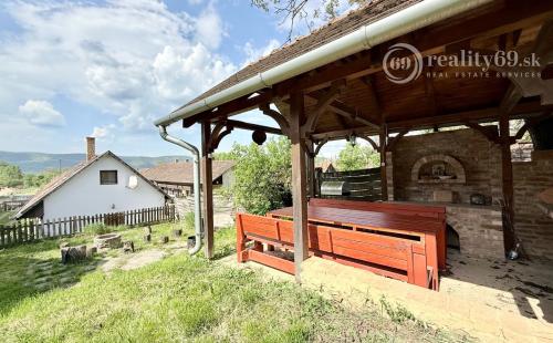 MAĎARSKO - TORNASZENTANDRÁS LUXUSNÁ CHALUPA PO REKONŠTRUKCII.