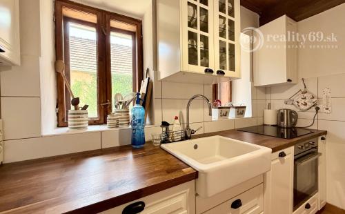 MAĎARSKO - TORNASZENTANDRÁS LUXUSNÁ CHALUPA PO REKONŠTRUKCII.