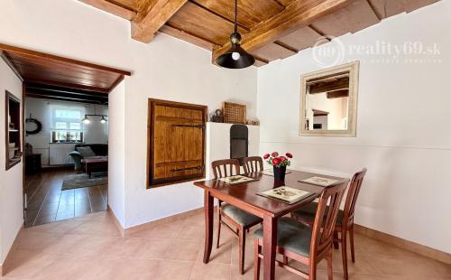 MAĎARSKO - TORNASZENTANDRÁS LUXUSNÁ CHALUPA PO REKONŠTRUKCII.