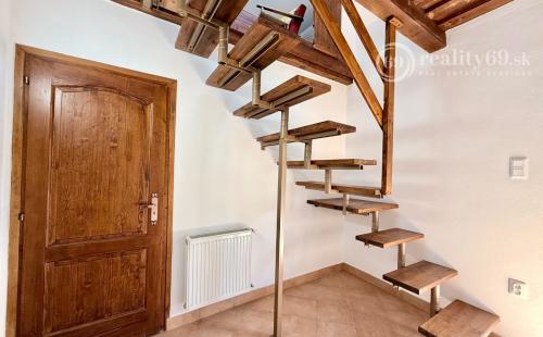 MAĎARSKO - TORNASZENTANDRÁS LUXUSNÁ CHALUPA PO REKONŠTRUKCII.