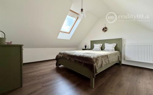 MAĎARSKO - TORNASZENTANDRÁS LUXUSNÁ CHALUPA PO REKONŠTRUKCII.