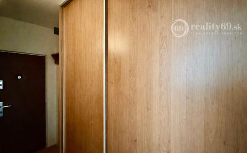 JAZERO - NÁMESTIE KOZMONAUTOV 2 IZBOVÝ BYT 49 M2 IHNEĎ K DISPOZÍCII