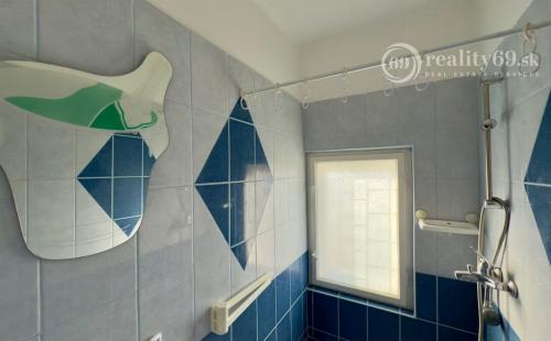 MAĎARSKO - JAZERO RAKACA - POSCHODOVÁ 3 IZBOVÁ CHATA PRI JAZERE S TERASOU.