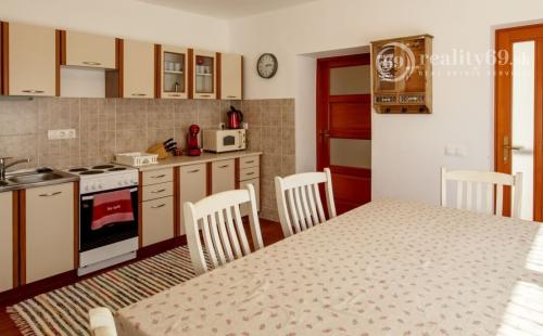 MAĎARSKO - MESZES TOP PENZIÓN BLÍZKO JAZERA, VÝBORNÁ INVESTÍCIA.