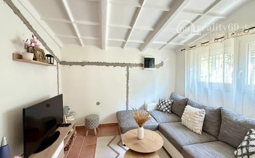 MAĎARSKO - JAZERO RAKACA - 4 IZBOVÁ CHATA, TERASA, VÍRIVKA.