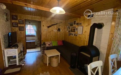 MAĎARSKO - LUXUSNÁ CHATA S LETNOU KUCHYŇOU A BAZÉNOM.