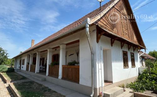 MAĎARSKO - BORSODIVÁNKA KRÁSNÝ SEDLIACKÝ DOM PO KOMPLETNEJ REKONŠTRUKCII.