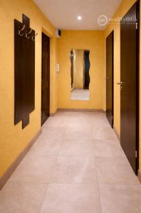 NAD JAZEROM - AZOVSKÁ 1,5 IZBOVÝ BYT 41 M2, ZARIADENÝ KOMPLET.