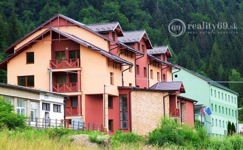 SUPER CENA ! MLYNKY - HOTEL GERAVY 36 APARTMÁNOV - 5 PODLAŽÍ.