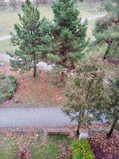 KPT. NÁLEPKU - ŠIRŠIE CENTRUM MESTA. - 3 IZBOVÝ ZARIADENÝ BYT 70 M2