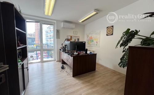 KOŠICE - NA PRENÁJOM KANCELÁRSKE PRIESTORY NA FLORIÁNSKEJ ULICI V BUDOVE EURODOM