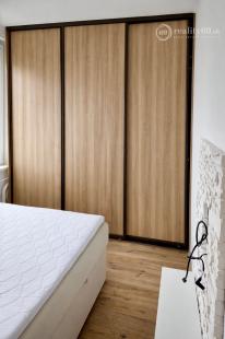 REZERVOVANÉ - NAD JAZEROM - AZOVSKÁ 1,5 IZBOVÝ BYT 41 M2, ZARIADENÝ KOMPLET.