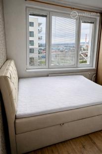 REZERVOVANÉ - NAD JAZEROM - AZOVSKÁ 1,5 IZBOVÝ BYT 41 M2, ZARIADENÝ KOMPLET.