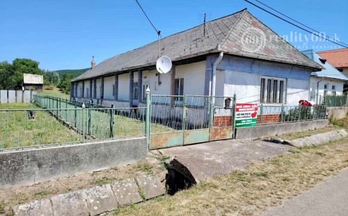 ČERNOCHOV - 3 IZBOVÝ RD V DOBROM STAVE, LETNÁ KUCHYŇA, 2007 M2 POZEMOK.