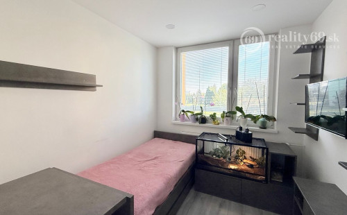 JAZERO - IRKUTSKÁ 4 IZBOVÝ BYT 71 M2, NOVÁ DISPOZÍCIA, LODŽIA A PIVNICA.