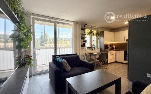 JAZERO - IRKUTSKÁ 4 IZBOVÝ BYT 71 M2, NOVÁ DISPOZÍCIA, LODŽIA A PIVNICA.