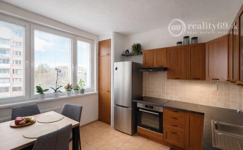 TERASA - POVAŽSKÁ 58 M2 - VEĽKÝ 2 IZBOVÝ BYT TOP INVESTÍCIA!