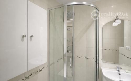 TERASA - POVAŽSKÁ 58 M2 - VEĽKÝ 2 IZBOVÝ BYT TOP INVESTÍCIA!