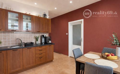 TERASA - POVAŽSKÁ 58 M2 - VEĽKÝ 2 IZBOVÝ BYT TOP INVESTÍCIA!