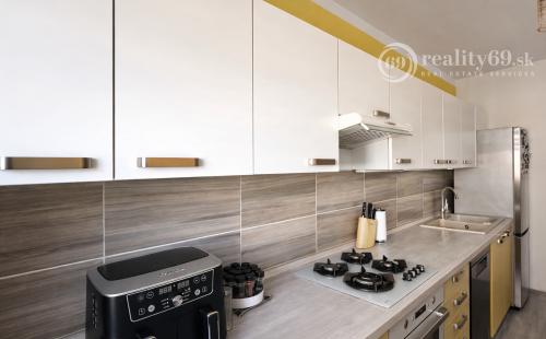 ŤAHANOVCE - BUKUREŠŤSKÁ 3 IZBOVÝ BYT PO REKONŠTRUKCII 64 M2