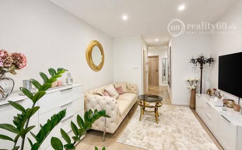 JAZERO - LUXUSNÝ 3 IZBOVÝ BYT PRE NÁROČNÉHO KUPUJÚCEHO