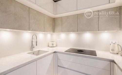 JAZERO - LUXUSNÝ 3 IZBOVÝ BYT PRE NÁROČNÉHO KUPUJÚCEHO