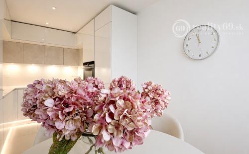 JAZERO - LUXUSNÝ 3 IZBOVÝ BYT PRE NÁROČNÉHO KUPUJÚCEHO