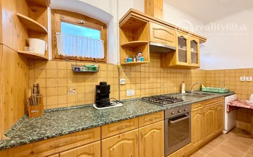 MAĎARSKO - GONC PENZIÓN VHODNÝ AJ NA BÝVANIE V  BLÍZKOSTI SLOVENSKÝCH HRANÍC, VÝBORNÁ INVESTÍCIA.