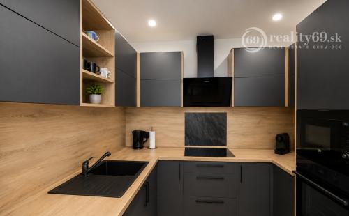 KOŠICE – FURČA PRIESTRANNÝ 3-IZBOVÝ BYT PO KOMPLETNEJ REKONŠTRUKCII, 71 M2 + LODŽIA