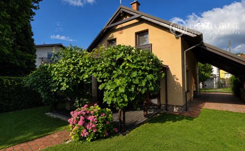 TOP LOKALITA - SLOVENSKÁ 4 IZBOVÝ ZARIADENÝ RD NA PRENÁJOM
