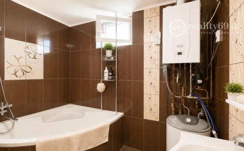 MAĎARSKO - SZUHOGY  4 IZBOVÝ RD 110 M2, POZEMOK 1410 M2