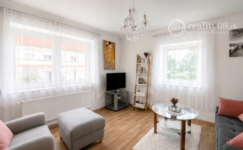 MAĎARSKO - SZUHOGY  4 IZBOVÝ RD 110 M2, POZEMOK 1410 M2