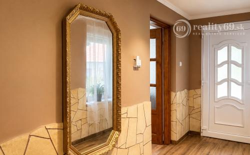 MAĎARSKO - SZUHOGY  4 IZBOVÝ RD 110 M2, POZEMOK 1410 M2