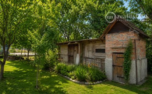 MAĎARSKO - SZUHOGY  4 IZBOVÝ RD 110 M2, POZEMOK 1410 M2
