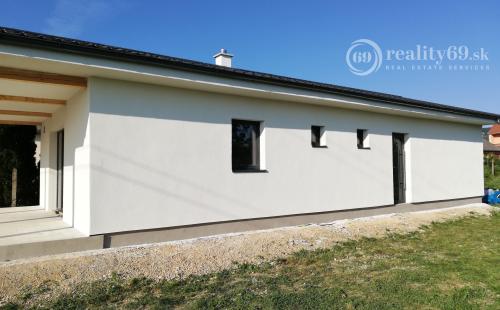 MAĎARSKO - GONC NOVOSTAVBA 4 IZBOVÉHO RD 100 M2, POZEMOK 852 M2