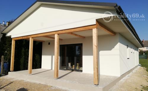 MAĎARSKO - GONC NOVOSTAVBA 4 IZBOVÉHO RD 100 M2, POZEMOK 852 M2