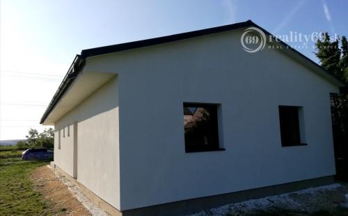 MAĎARSKO - GONC NOVOSTAVBA 4 IZBOVÉHO RD 100 M2, POZEMOK 852 M2