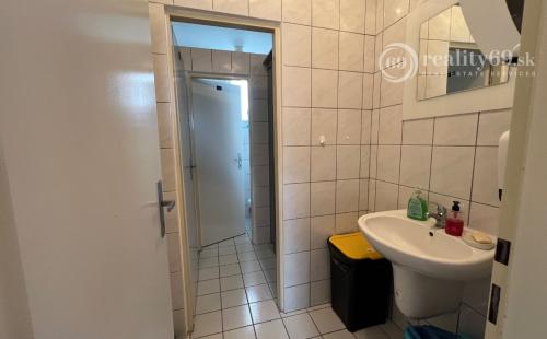 KOŠICE - NA PRENÁJOM KANCELÁRSKE PRIESTORY NA FLORIÁNSKEJ ULICI V BUDOVE EURODOM