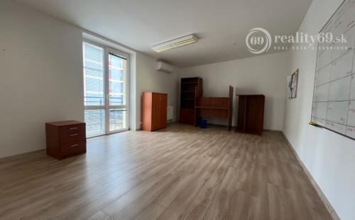 KOŠICE - NA PRENÁJOM KANCELÁRSKE PRIESTORY NA FLORIÁNSKEJ ULICI V BUDOVE EURODOM