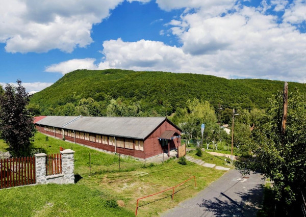 NOVÁ CENA - MAĎARSKO - HOLLÓHÁZA OBYTNÝ UBYTOVACÍ KOMPLEX PRE 60 ĽUDÍ