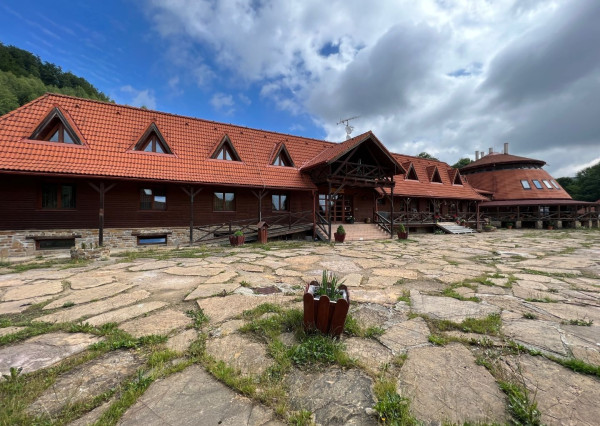 STEBNICKÁ HUTA - REKEREAČNÝ KOMPLEX SLNEČNÝ MAJER NA 22HA POZEMKU.