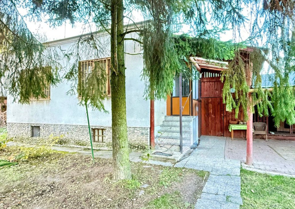 ZELENÝ DVOR - MONČÍ POTOK - POSCHODOVÁ CHATA 50 M2, POZEMOK 1.042