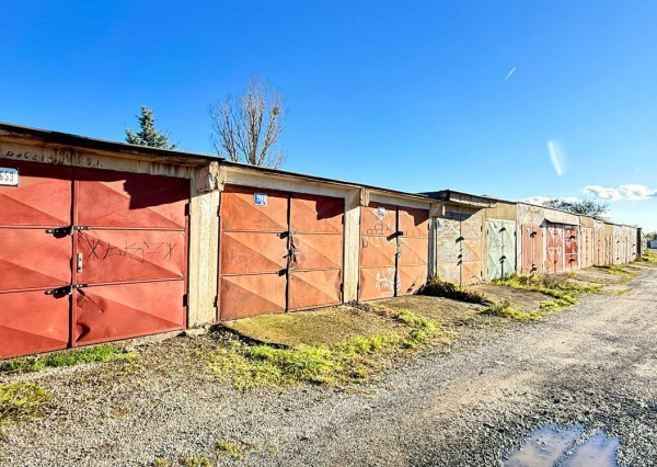 KOŠICE JUH - GARÁŽ PRI MALEJ STANICI 18 M2