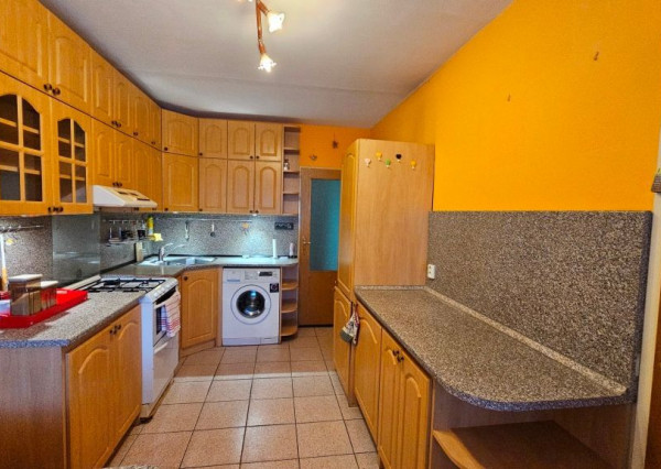 CENTRUM MESTA JÁNOŠÍKOVÁ 3 IZBOVÝ ZARIADENÝ BYT