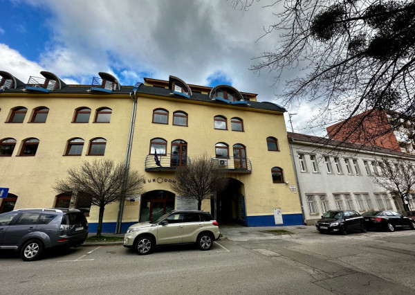 KOŠICE - NA PRENÁJOM KANCELÁRSKE PRIESTORY NA FLORIÁNSKEJ ULICI V BUDOVE EURODOM