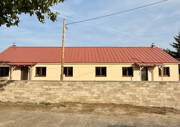 MAĎARSKO - TORNYOSNÉMETI NOVOSTAVBA 4 IZBOVÉHO RD 118 M2, POZEMOK 700M2